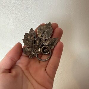 Vintage-Inspired Silver Leaf Brooch